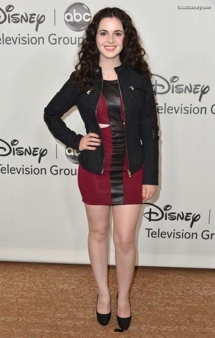 Vanessa Marano photo 14 of 1085