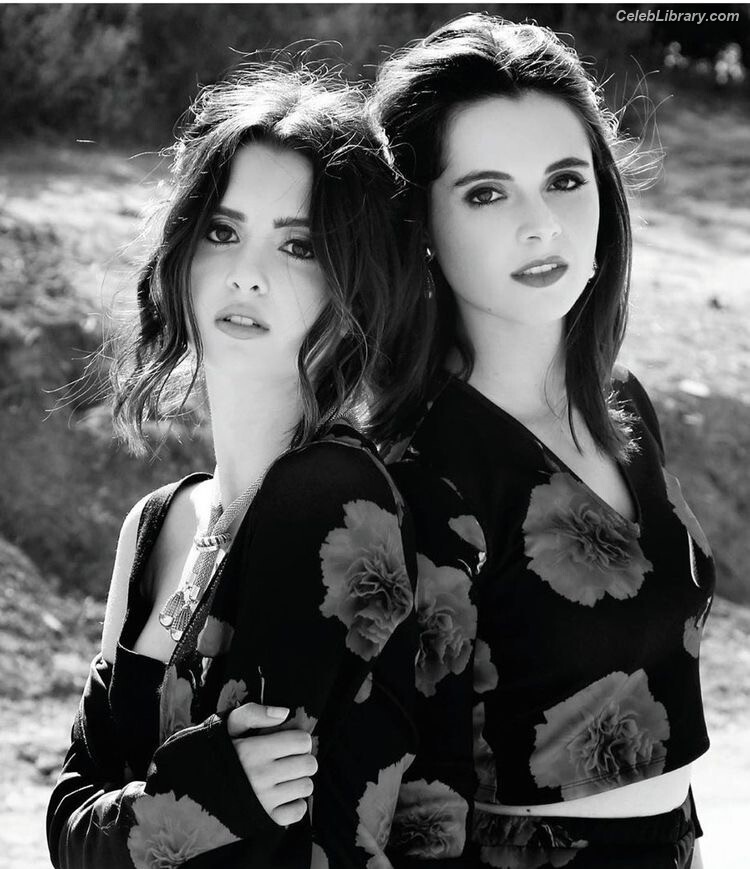 Vanessa Marano photo 15 of 1085