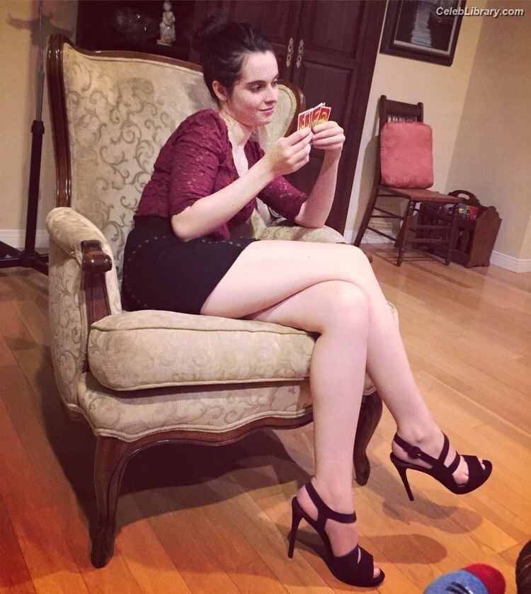 Vanessa Marano photo 19 of 1085
