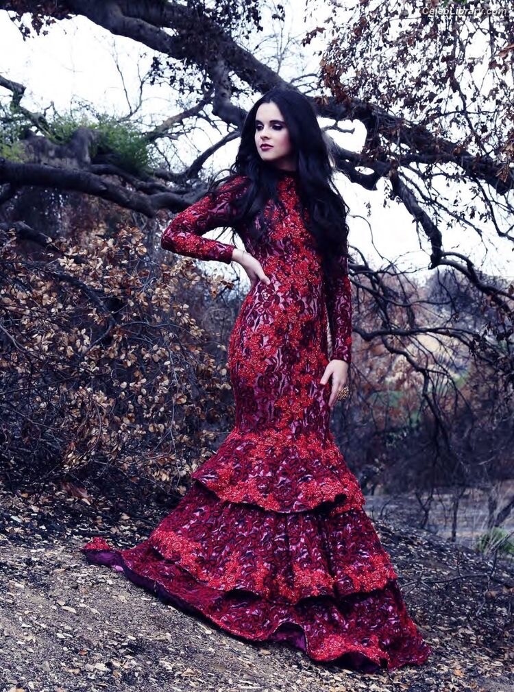 Vanessa Marano photo 17 of 1085