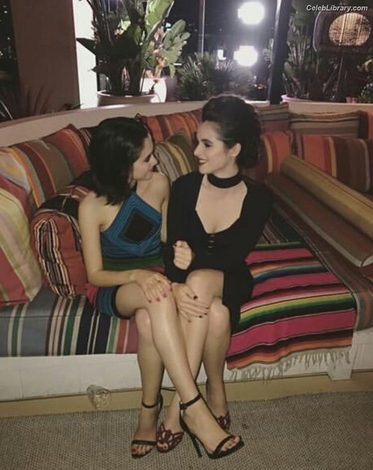 Vanessa Marano photo 4 of 1085