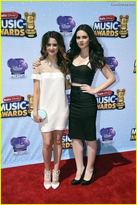 Vanessa Marano photo 16 of 1085