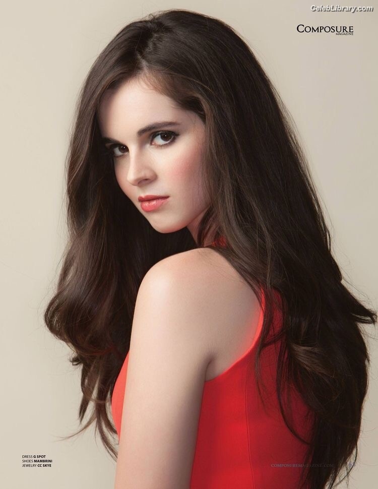 Vanessa Marano photo 8 of 1085