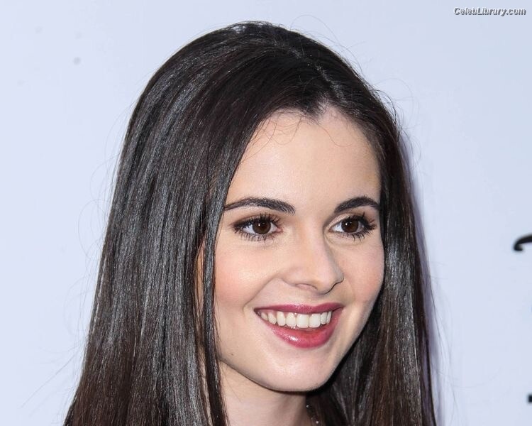 Vanessa Marano photo 4 of 1085