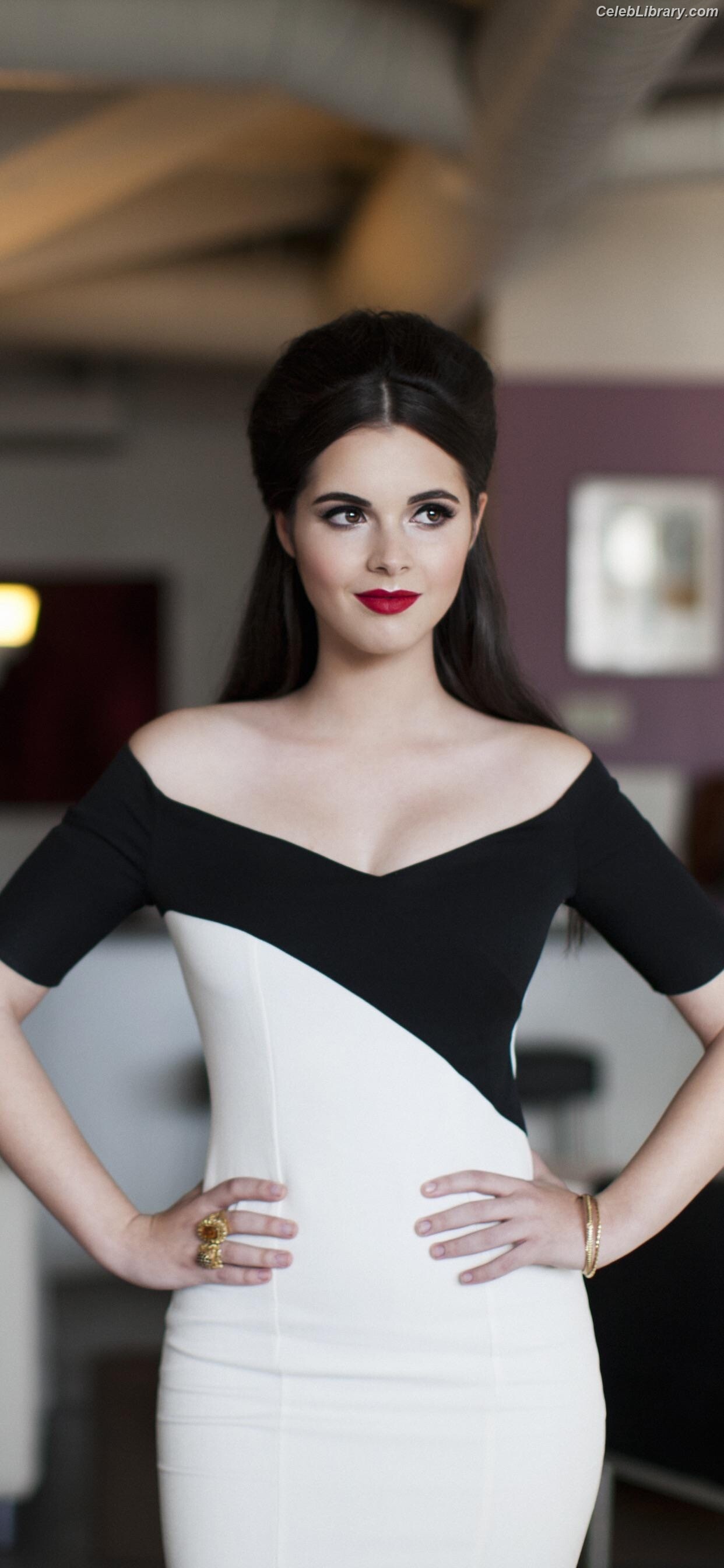 Vanessa Marano photo 12 of 1085