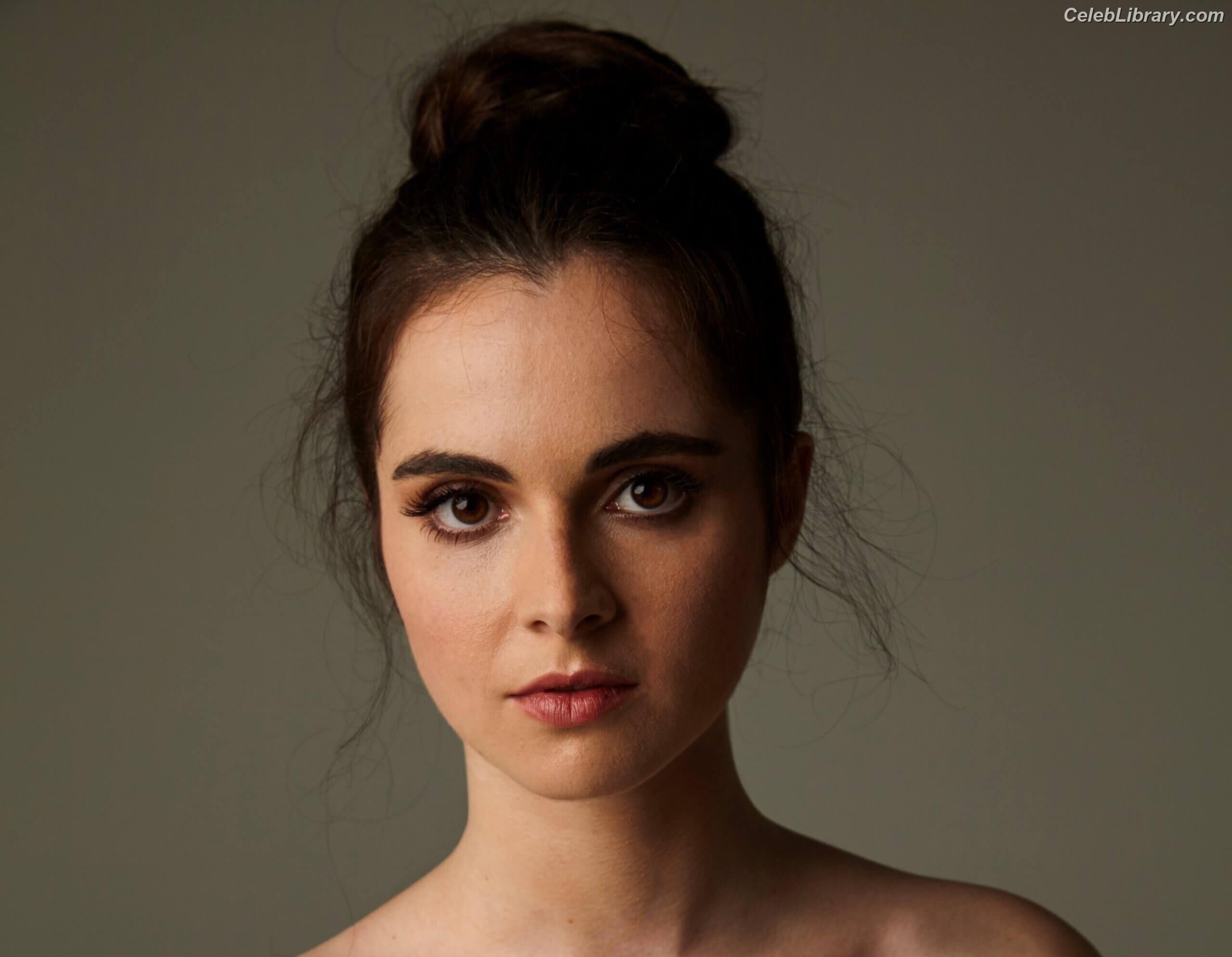 Vanessa Marano photo 19 of 1085