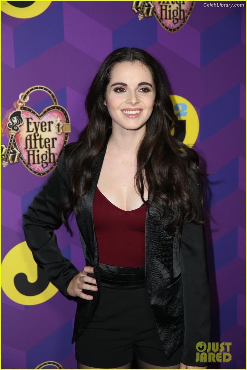 Vanessa Marano photo 21 of 1085