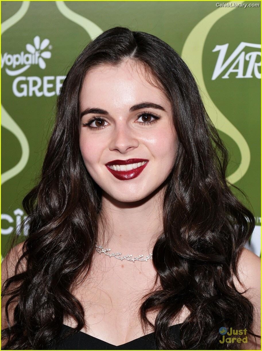 Vanessa Marano photo 22 of 1085