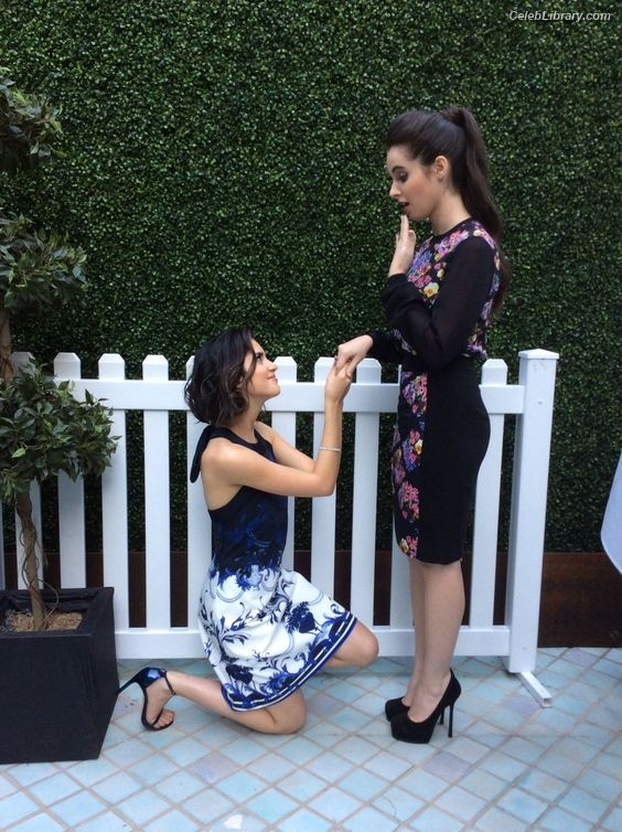 Vanessa Marano photo 15 of 1085