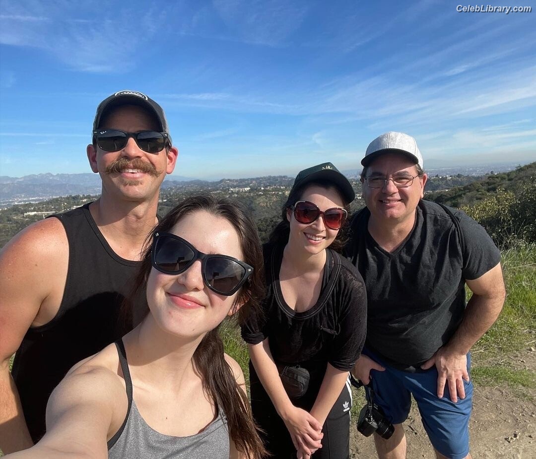 Vanessa Marano photo 22 of 1085