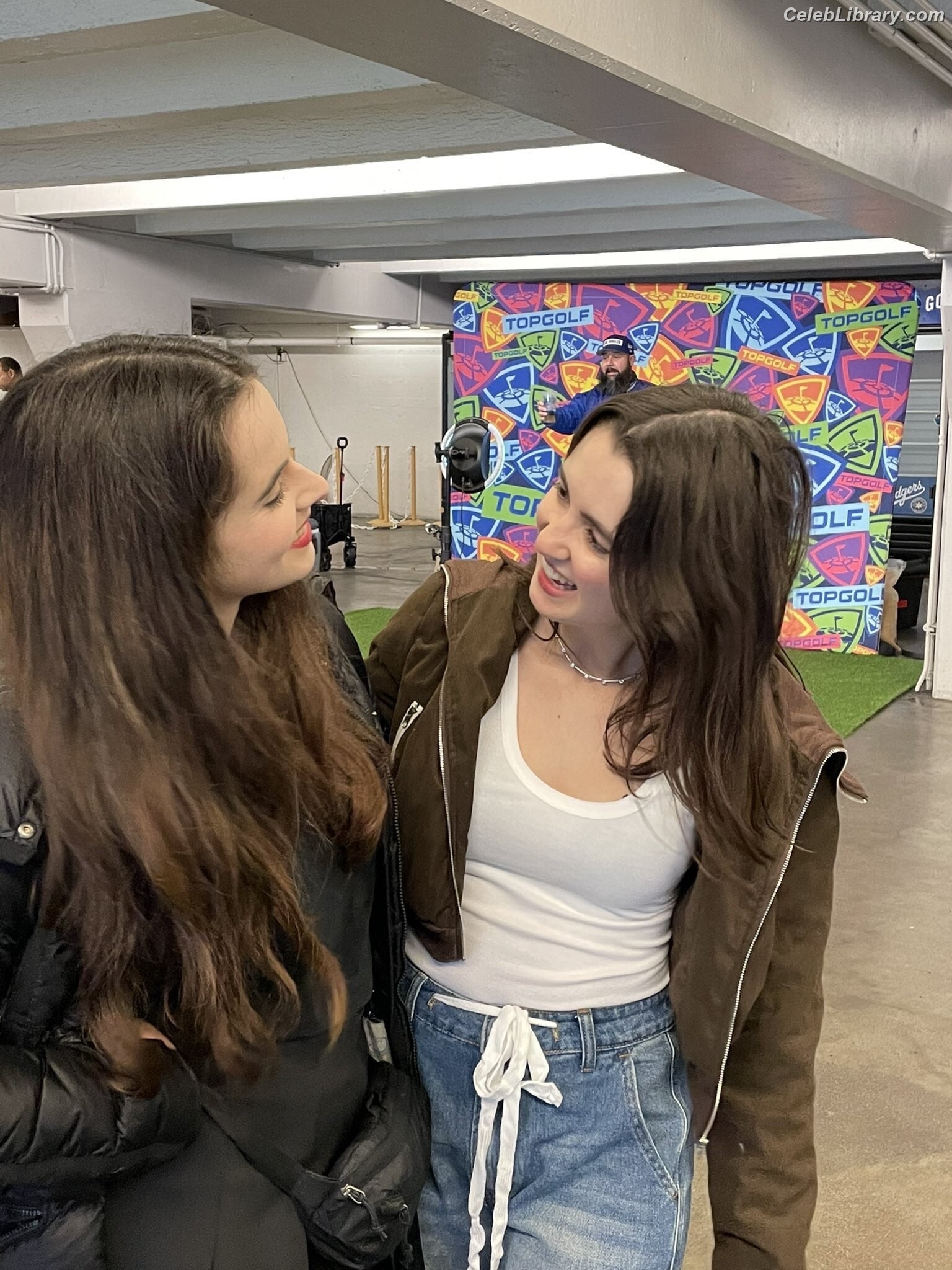 Vanessa Marano photo 23 of 1085