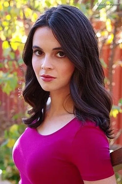 Vanessa Marano photo 11 of 1085