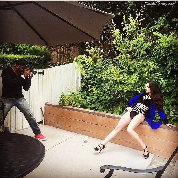 Vanessa Marano photo 7 of 1085