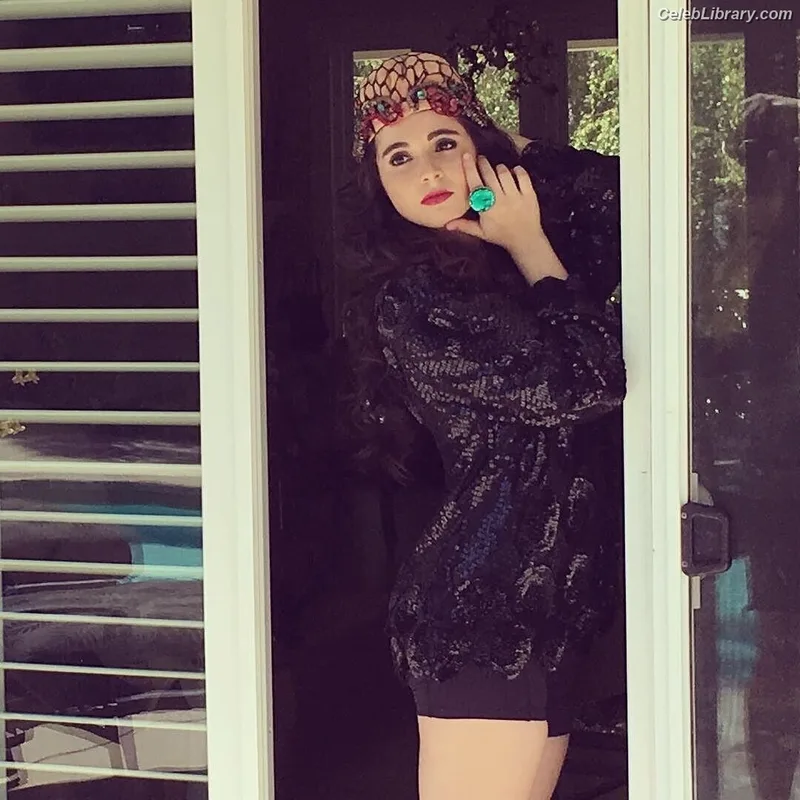 Vanessa Marano photo 10 of 1085