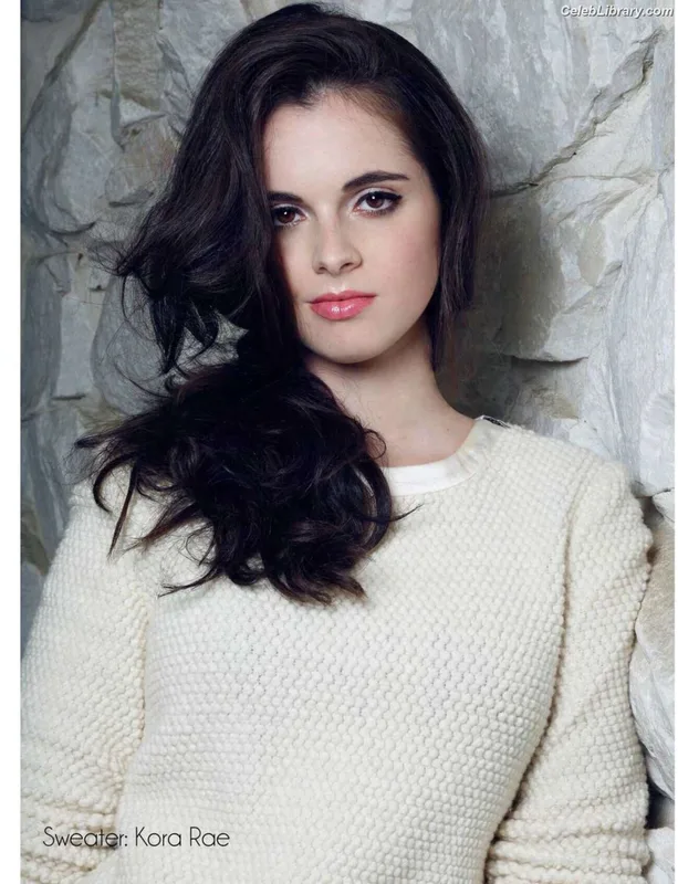 Vanessa Marano photo 2 of 1085