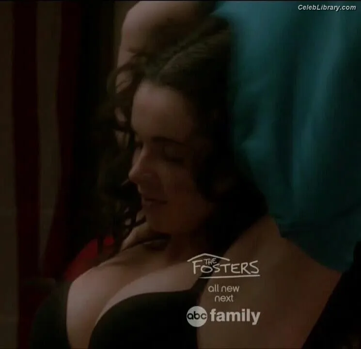 Vanessa Marano photo 9 of 1085