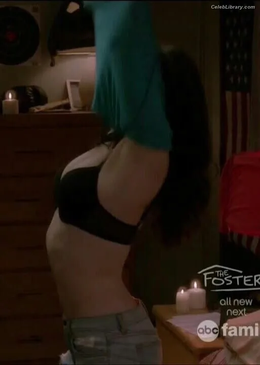 Vanessa Marano photo 10 of 1085