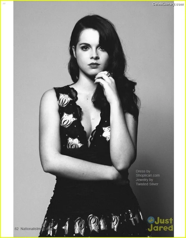 Vanessa Marano photo 13 of 1085
