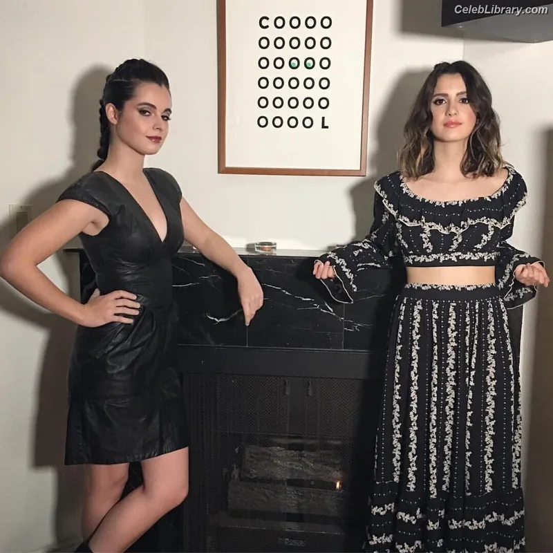 Vanessa Marano photo 17 of 1085