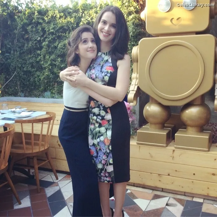 Vanessa Marano photo 19 of 1085