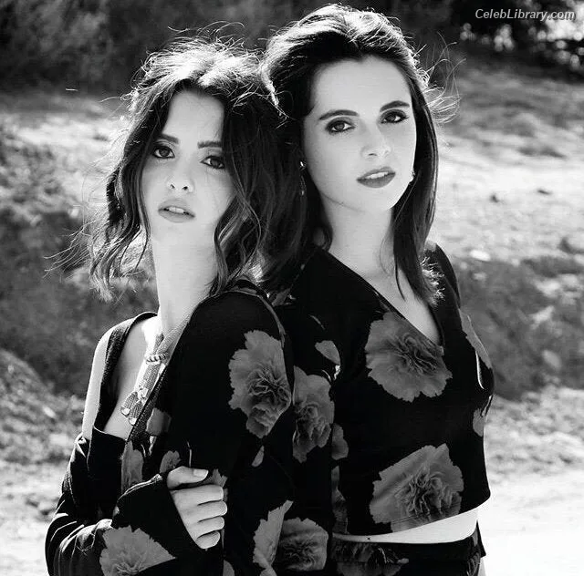 Vanessa Marano photo 16 of 1085