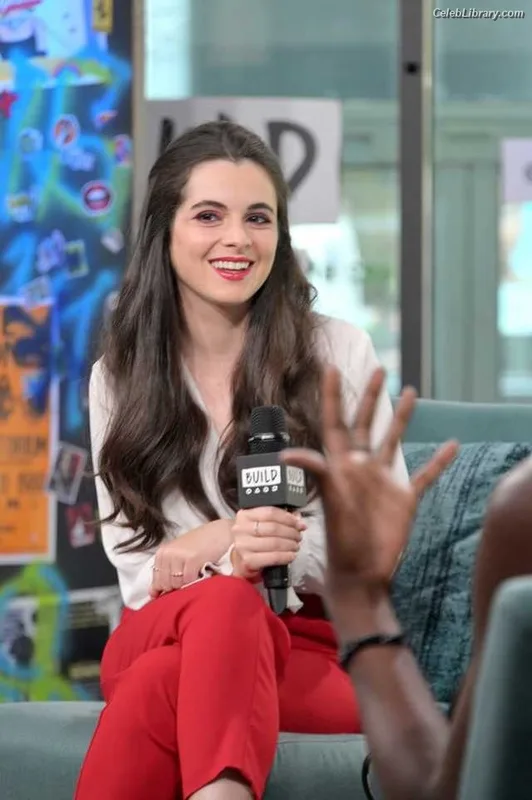 Vanessa Marano photo 22 of 1085