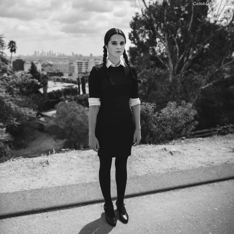 Vanessa Marano photo 15 of 1085