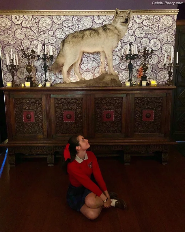 Vanessa Marano photo 19 of 1085