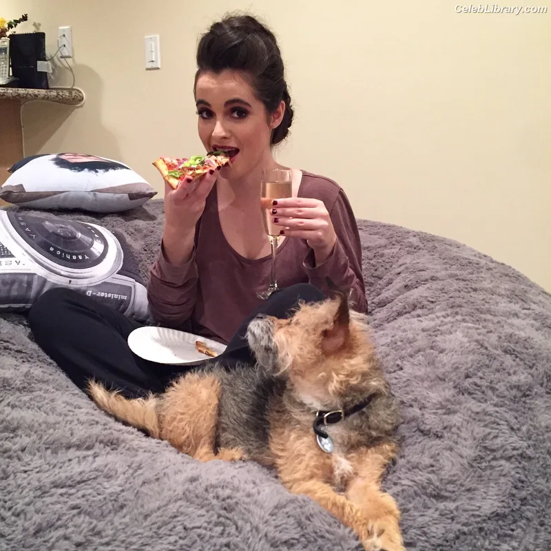 Vanessa Marano photo 7 of 1085