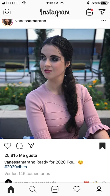 Vanessa Marano photo 13 of 1085