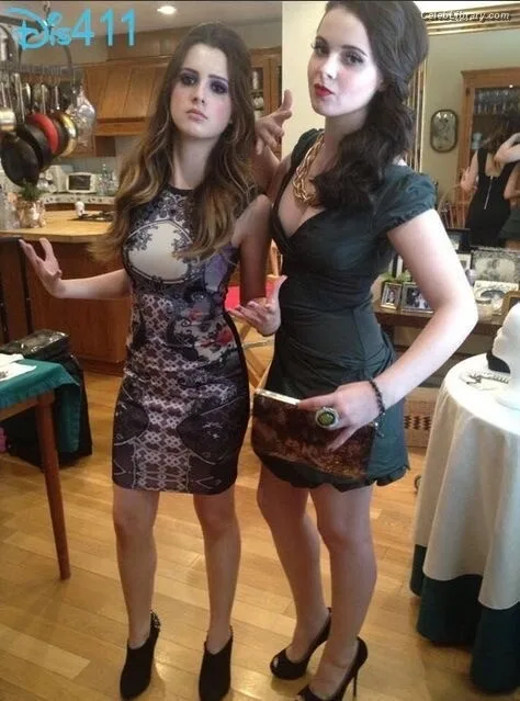 Vanessa Marano photo 20 of 1085