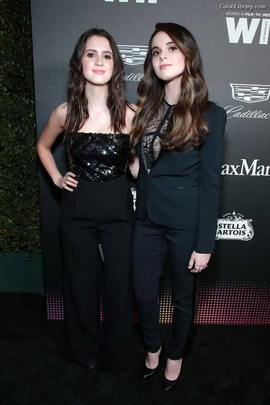 Vanessa Marano photo 1 of 1085