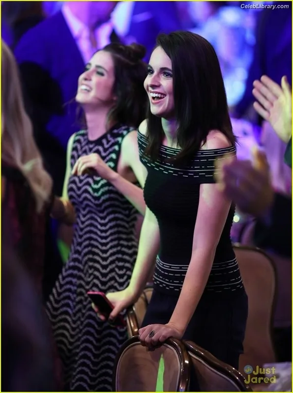 Vanessa Marano photo 12 of 1085