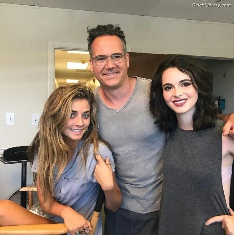 Vanessa Marano photo 9 of 1085