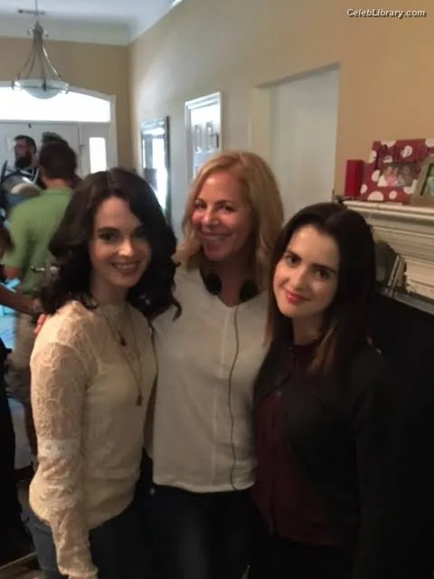 Vanessa Marano photo 9 of 1085
