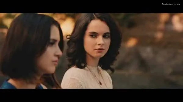 Vanessa Marano photo 11 of 1085