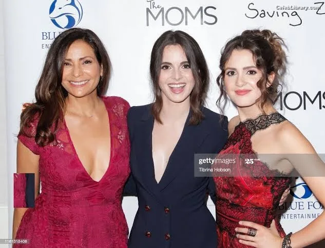 Vanessa Marano photo 13 of 1085