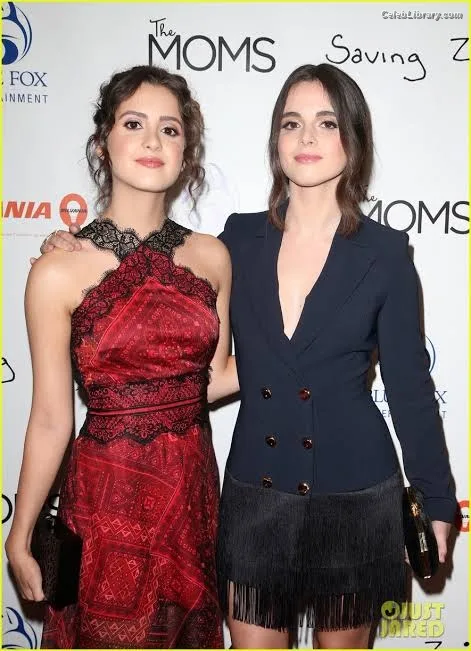 Vanessa Marano photo 15 of 1085