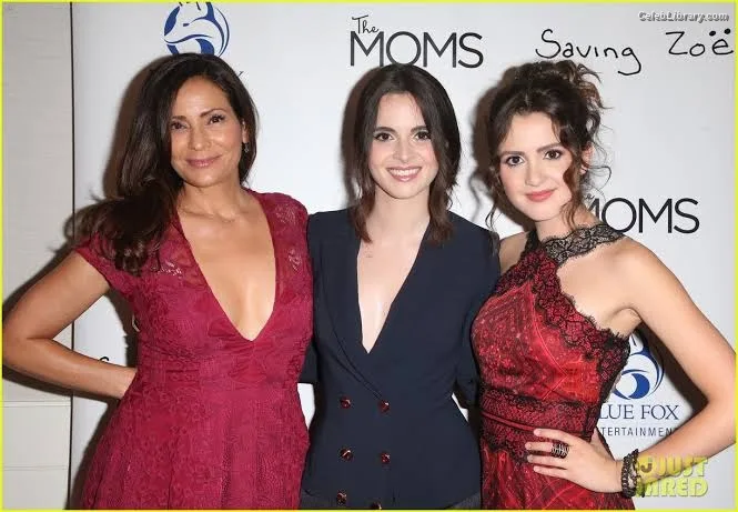 Vanessa Marano photo 17 of 1085