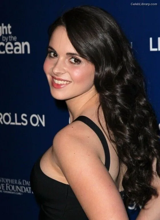 Vanessa Marano photo 2 of 1085