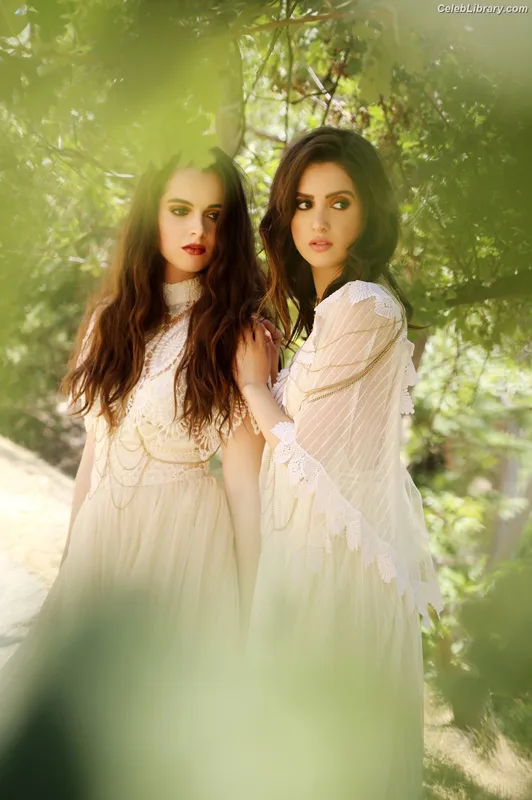 Vanessa Marano photo 19 of 1085