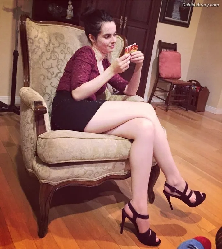 Vanessa Marano photo 19 of 1085