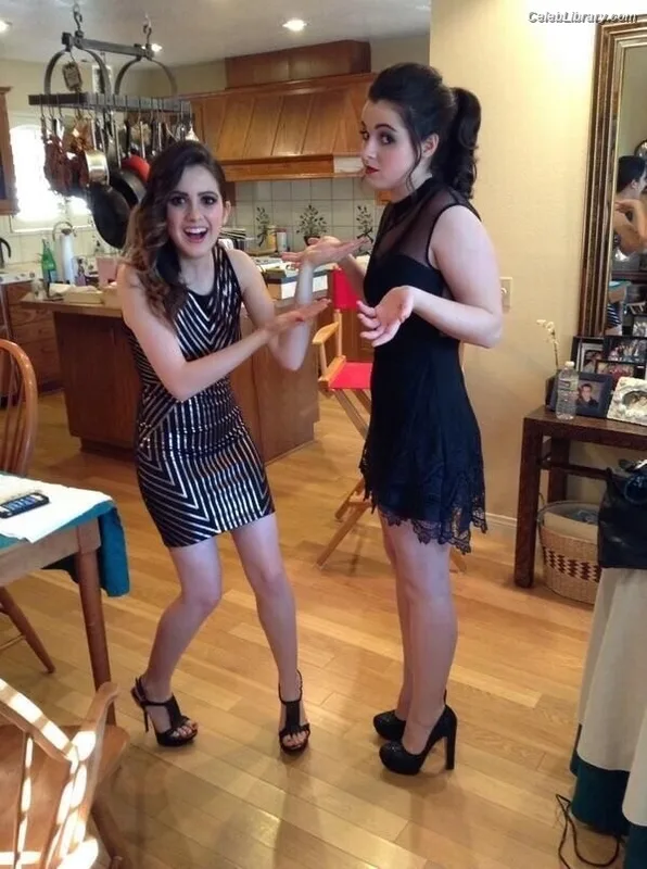 Vanessa Marano photo 23 of 1085