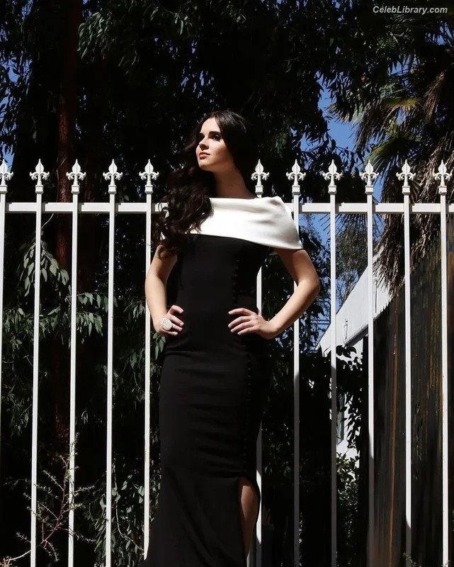 Vanessa Marano photo 12 of 1085
