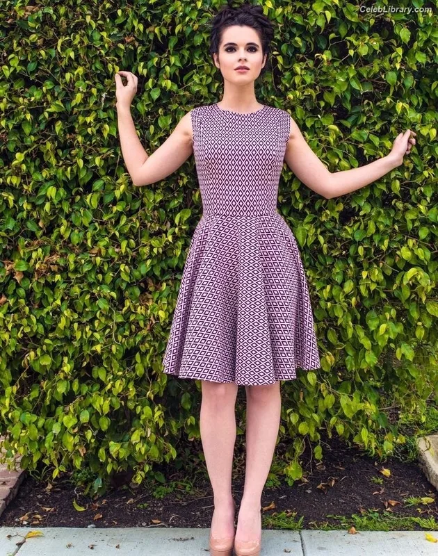 Vanessa Marano photo 10 of 1085