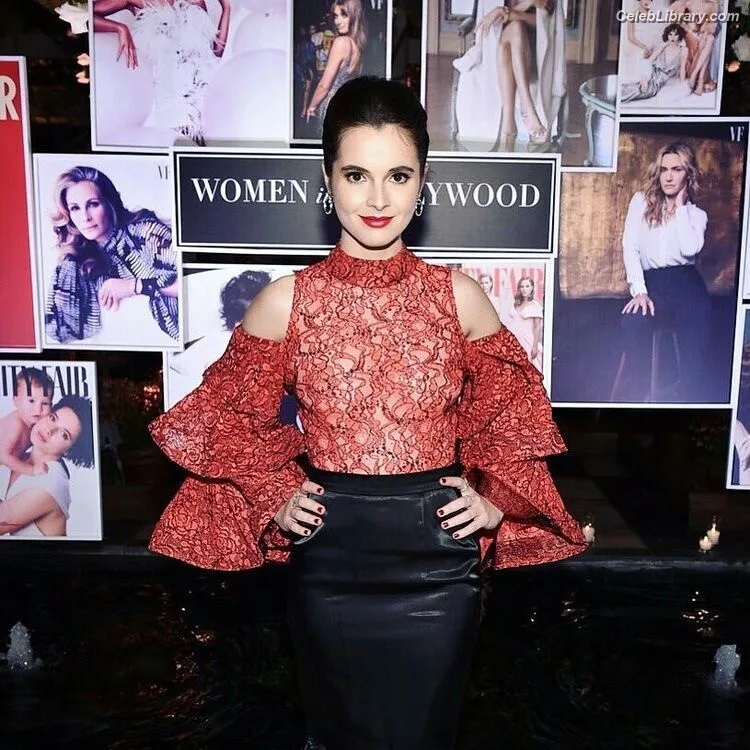 Vanessa Marano photo 5 of 1085