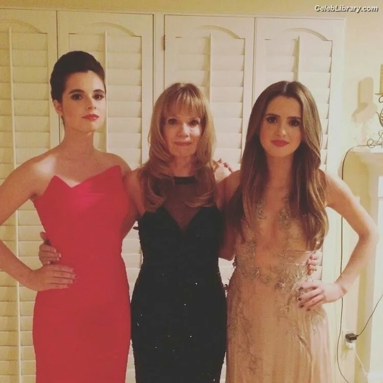 Vanessa Marano photo 13 of 1085