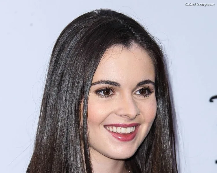 Vanessa Marano photo 4 of 1085