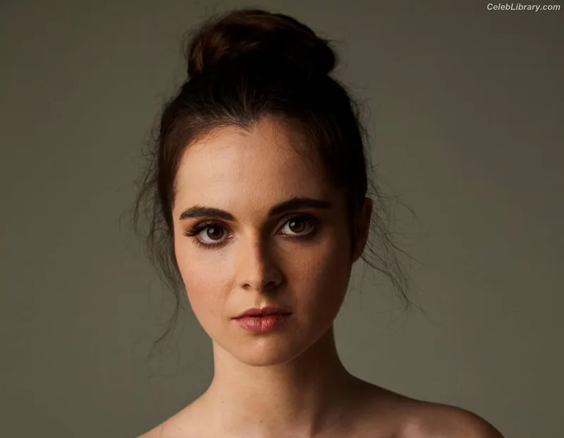 Vanessa Marano photo 19 of 1085