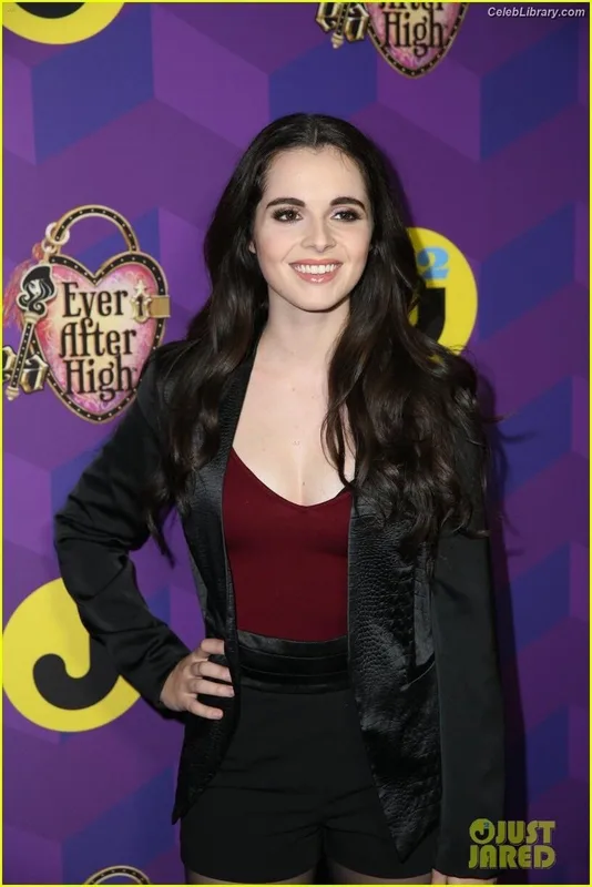 Vanessa Marano photo 21 of 1085